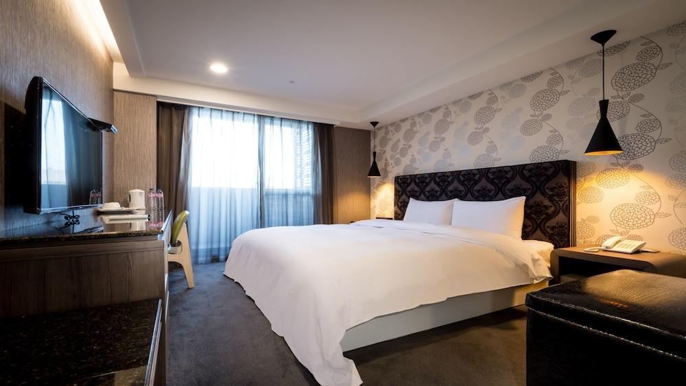 Zaw Jung Business Hotel Taichung Extérieur photo