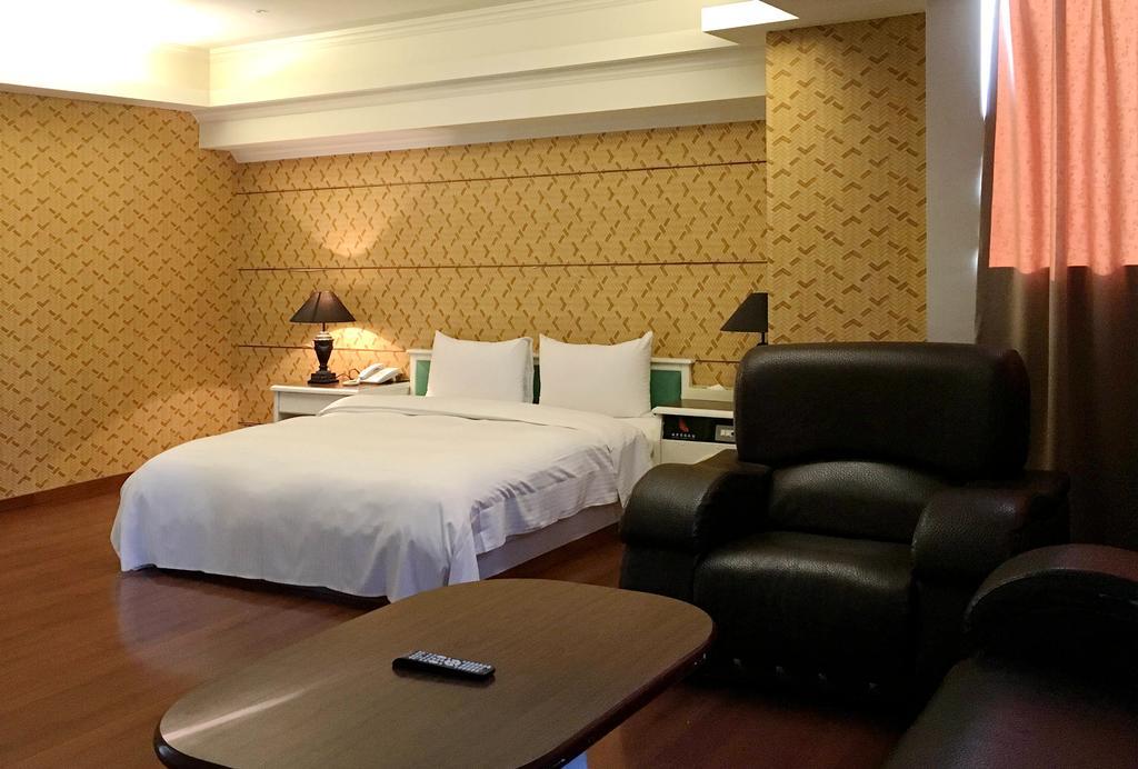 Zaw Jung Business Hotel Taichung Extérieur photo