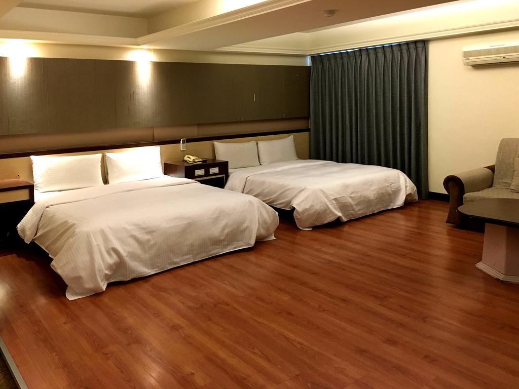 Zaw Jung Business Hotel Taichung Extérieur photo