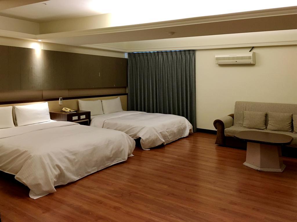 Zaw Jung Business Hotel Taichung Extérieur photo