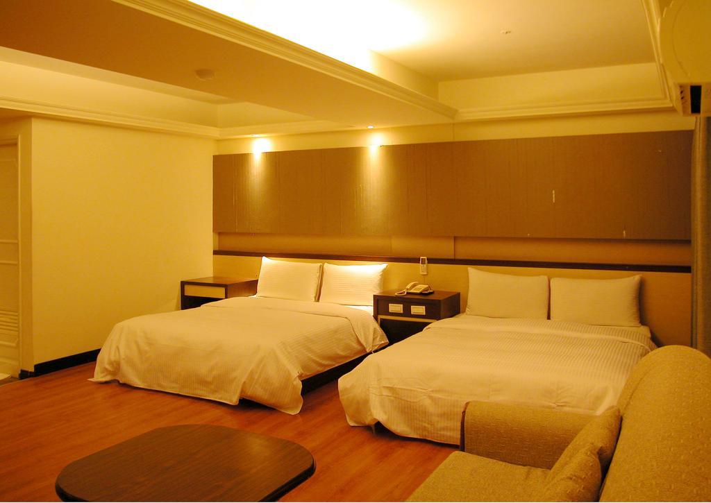 Zaw Jung Business Hotel Taichung Extérieur photo