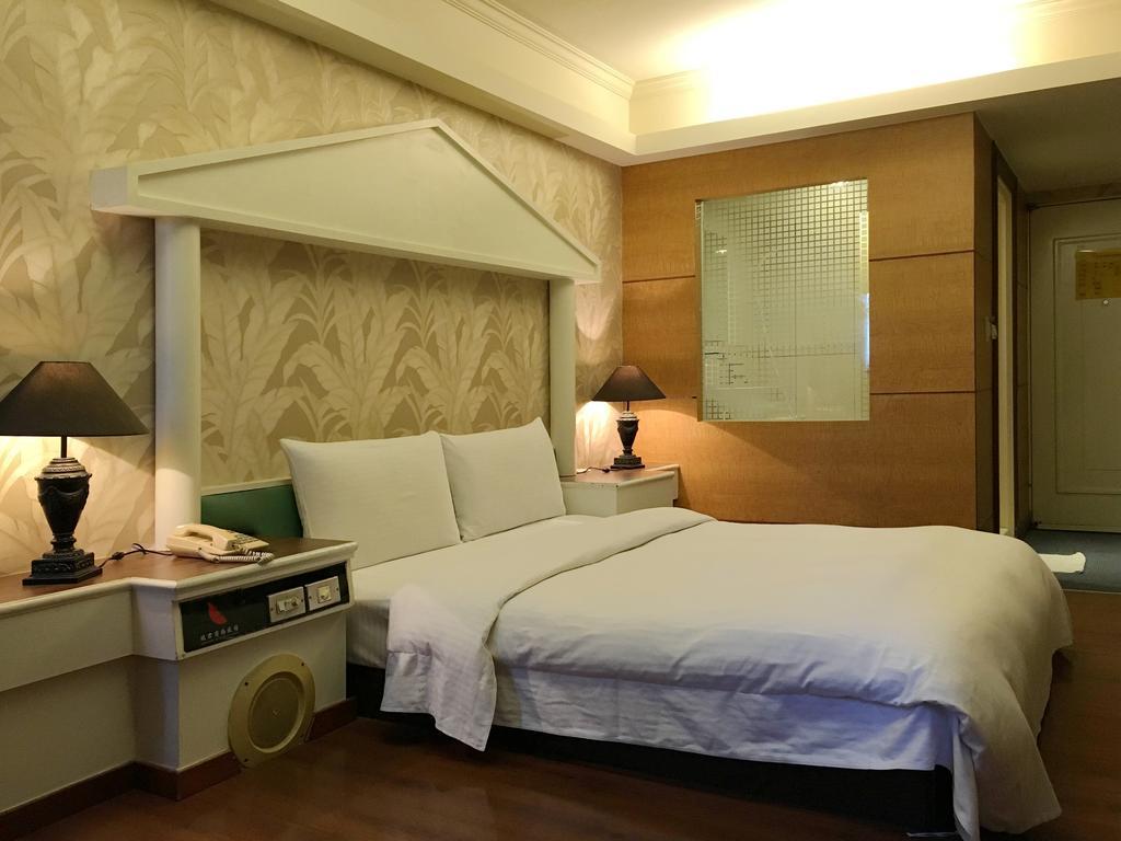 Zaw Jung Business Hotel Taichung Extérieur photo
